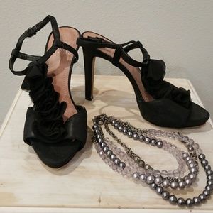 VINCE CAMUTO Black Heels